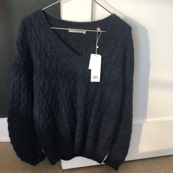 Navy Vince sweater - Picture 1 of 3
